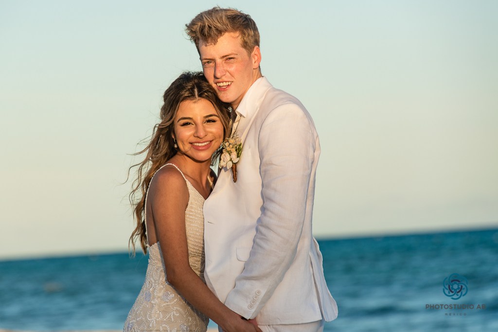Elopement Playa del carmen Bride and Groom