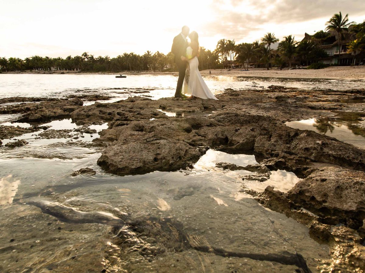 Sunset Elopement in Playa del Carmen, Riviera Maya | D &&nbsp;L